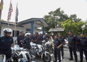 WAN Kamarul Azran Wan Yusof melancarkan Op Khas Putra Perdana di Sepang, Selangor. - UTUSAN/FAISOL MUSTAFA