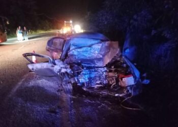 KEADAAN kenderaan yang terlibat kemalangan meragut nyawa seorang anggota polis bantuan di Kilometer 33 Gua Musang-Kuala Krai, Kelantan hari ini. - IHSAN POLIS
