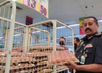 A. MOGAN pada majlis Pelancaran Harga Maksimum Barangan Terkawal Skim Harga Maksimum Musim Perayaan Deepavali, di sebuah pasar raya di Nibong Tebal, Pulau Pinang hari ini.