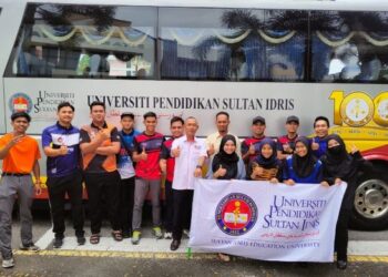 PASUKAN ResQ UPSI berlepas dari Kampus Sultan Abdul Jalil Shah di Tanjung Malim tengah hari tadi untuk membantu mangsa banjir di Baling, Kedah. - FOTO/IHSAN UPSI
