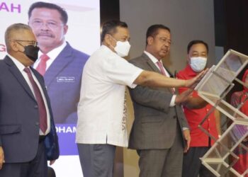 ABDUL Rahman Mohamad merasmikan Pelancaran Pelan Antirasuah Organisasi (OACP) Kemas 2022-2026 di Kementerian Pembangunan Luar Bandar (KPLB) di Putrajaya. - FOTO/FAISOL MUSTAFA