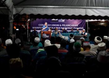 SAIFUDDIN Abdullah ketika berucap pada majlis Ceramah Umum dan Pelancaran Manifesto PN Pahang di Jerantut, Pahang.
