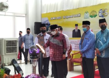AHMAD FUZI  Abdul Razak merasmikan PIDL dan Al-Hady Centre (AHC) di Kolej Islam Teknologi Antarabangsa (KITAB), Jalan Masjid Negeri, Pulau Pinang hari ini.