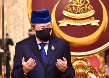 SULTAN SHARAFUDDIN IDRIS SHAH


SULTAN Sharafuddin Idris Shah akan menyambut Hari Keputeraan Ke-72 pada 11 Disember ini dan berkenan mengurniakan darjah dan bintang kebesaran kepada 87 penerima yang sebahagian besarnya adalah petugas barisan hadapan. - SELANGOR ROYAL OFFICE