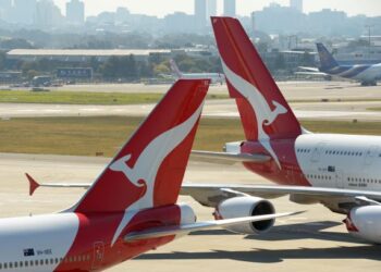 QANTAS masih berusaha menyelamatkan operasinya yang terjejas teruk akibat Covid-19.– AFP