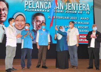PERKEMBANGAN politik tanah air terutama pasca Pilihan Raya Umum Ke-14 memudahkan rakyat membuat penilaian dan pengukuran. – UTUSAN/RAJA JAAFAR ALI