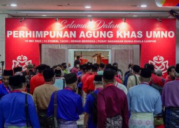 SEBAHAGIAN perwakilan UMNO yang hadir pada Perhimpunan Agung Khas di Pusat Dagangan Dunia Kuala Lumpur pada 15 Mei lalu. – UTUSAN/AMIR KHALID