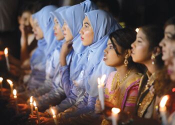 AMALKAN bukan sahaja dasar bertoleransi terhadap agama lain malah budaya hidup bersama rakyat pelbagai kaum dan agama. – AFP