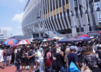 PENGANJURAN konsert dengan jemputan artis-artis luar negara dikhuatiri menyuntik ideologi serta kefahaman yang bertentangan dengan akidah. – GAMBAR HIASAN/FARIZ RUSADIO