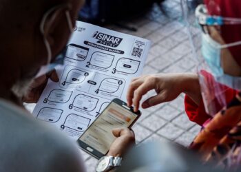 CARUMAN Kumpulan Wang Simpanan Pekerja (KWSP) yang sememangnya bertujuan membantu kehidupan warga emas pada hari-hari tua tidak wajar dikeluarkan dengan sewenang-wenangnya. – UTUSAN/AMIR KHALID