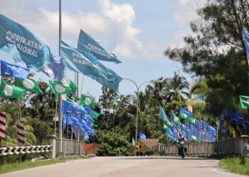 GELOMBANG yang dibawa oleh Pas bersama PN telah berjaya menumbangkan BN secara total di bumi Serambi Mekah. – UTUSAN/KAMARUL BISMI KAMARUZAMAN
