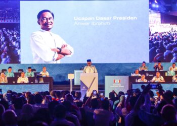 KONGRES Nasional Khas PKR di Stadium Malawati, Shah Alam, pada Sabtu lalu telah dihadiri kira-kira 4,000 perwakilan dan pemerhati dari seluruh negara. – UTUSAN/AFIQ RAZALI