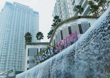 SEPATUTNYA bahasa Melayu diletakkan mengatasi bahasa-bahasa lain selaras dengan peruntukan dalam Perlembagaan Persekutuan. – GAMBAR HIASAN