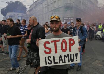MEMANG sentiasa ada unsur-unsur dalam dan luar negara yang bersedia mengambil kesempatan memperjuangkan ‘jihad Islamofobia’ dengan seluas mungkin. – AFP