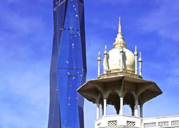 PEMERINTAHAN di bawah UMNO bersama rakan-rakan komponen Barisan Nasional (BN) selama lebih enam dekad telah memacu kemajuan dan kemakmuran negara dengan pesat dan progresif. – UTUSAN/ASWAD YAHYA
