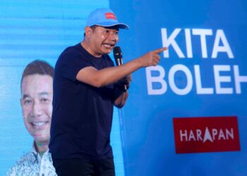 RAFIZI Ramli berucap pada Ceramah Mega Ayuh Malaysia Kita Boleh di Desa Pinggiran Putra, Selangor. - UTUSAN/FAISOL MUSTAFA