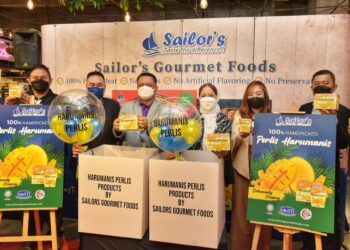 Tuanku Syed Faizuddin Putra Jamalullail berkenan berangkat melancarkan ‘Ais Konfeksi Harumanis Perlis’' di Kuala Lumpur semalam.