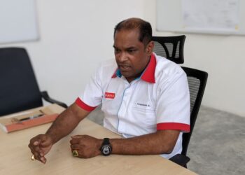 R. RAMANAN dalam sidang akhbar di Bilik Gerakan Utama PH Sungai Buloh, hari ini. UTUSAN/MOHAMAD HAFIZI MOHD SAID