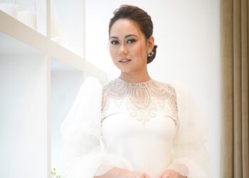 KUALA LUMPUR 28 September 2022 - Sesi fotografi Raysha Rizrose pada Majlis Pratonton RR Bridal RTW 22, di Hotel Shang Ri-La, di sini hari ini. Gambar: SHIDDIEQIIN ZON