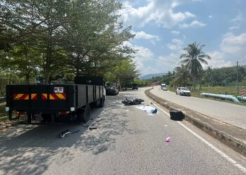 KEMALANGAN maut membabitkan seorang penunggang motosikal yang merempuh sebuah lori di hadapan UiTM Kedah di Jalan Bedong-Merbok, Sungai Petani.