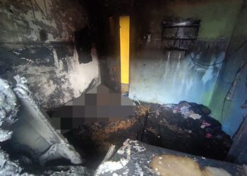 KEADAAN bilik yang terbakar mengorbankan dua beradik di Kampung Dato' Sulaiman Menteri, Johor Bahru.
