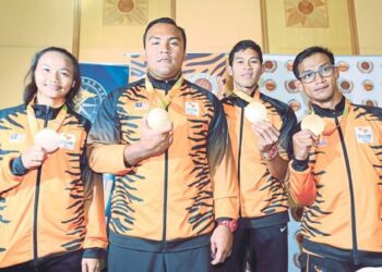 (Dari kanan)  Ridzuan Mohd. Puzi, Abdul Latif Romly, Ziyad Zolkefli dan Siti Noor Radiah Ismail menghadiahkan tiga emas serta satu gangsa buat Malaysia dalam Sukan Paralimpik Rio 2016.