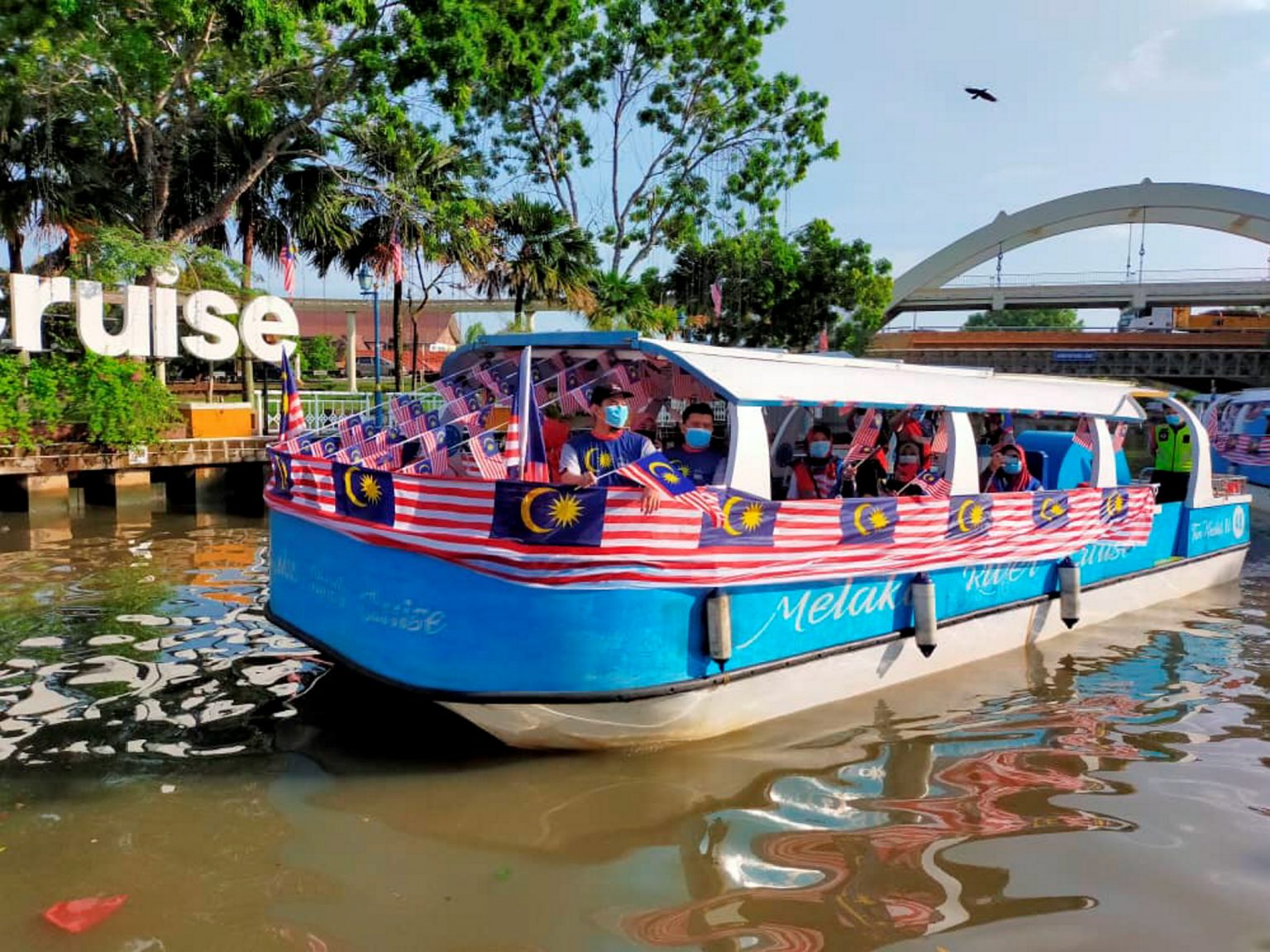 melaka river cruise tutup