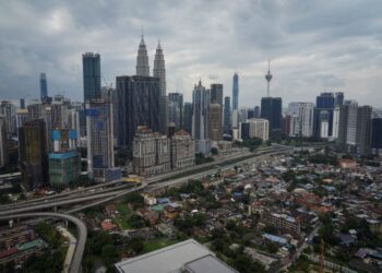 RMK12 bakal memacu lebih tinggi pertumbuhan ekonomi Malaysia dengan sasaran menjadi antara 30 terbaik dunia. - GAMBAR HIASAN