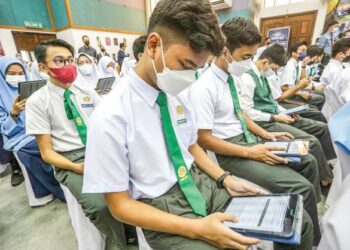 LANGKAH kerajaan mahu mewujudkan undang-undang larangan merokok kepada mereka yang lahir selepas 1 Januari 2007 dialu-alukan oleh pelbagai pihak.