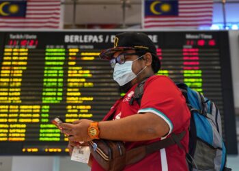 GUNALAH media sosial untuk mengeratkan perpaduan dalam kalangan rakyat. – GAMBAR HIASAN/MUHAMAD IQBAL ROSLI