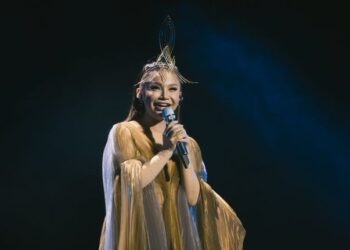 ROSSA mengabadikan perjalanan 25 tahun sebagai anak seni menerusi siri konsert yang turut berlabuh di Kuala Lumpur.