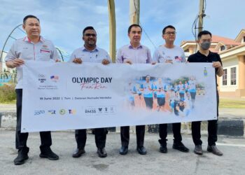SOON LIP CHEE  (tengah) dalam sidang akhbar pengumuman acara Olympic Day Fun Run di Butterworth, Pulau Pinang hari ini.