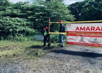 ANGGOTA  penguat kuasa SWCorp Wilayah Persekutuan memantau dan memeriksa tapak pembuangan sampah haram di sekitar Kuala Lumpur.