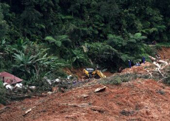 LOKASI kawasan  tanah runtuh di tapak perkhemahan Father‚'s Organic Farm di Jalan Batang Kali-Genting 
Highlands, Hulu Selangor. - UTUSAN/MUHAMAD IQBAL ROSLI