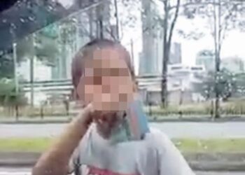 TANGKAP layar video menunjukkan kanak-kanak dipercayai etnik Rohingya meminta sedekah seperti yang tular baru-baru ini.
