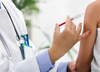 FASILITI swasta sepatutnya digunakan berbanding membina hospital atau klinik baharu. – GAMBAR HIASAN