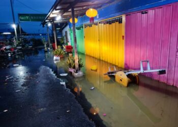 ANTARA lokasi yang pernah dilanda banjir akibat fenomena air laut pasang besar di sekitar Sabak Bernam, Selangor awal bulan lalu.