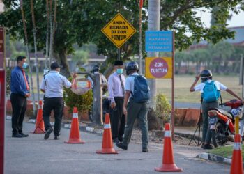 Cadangan memperkenalkan subjek politik di sekolah menengah belum di­bincang dengan Kementerian Pendidikan. - GAMBAR HIASAN