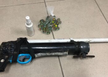 SELARAS senapang angin buatan sendiri yang ditemukan di rumah sewa seorang wanita warga Thailand di Kampung Janggus, Mukim Hosba, Kubang Pasu,, Kedah, semalam.