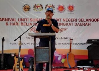 NOH Omar berucap merasmikan Karnival Uniti Sukan Rakyat dan Hari Belia Peringkat Kuala Selangor dekat Kampung Sungai Gulang-Gulang, Tanjong Karang di Kuala Selangor, Selangor.