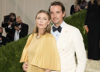 MARIA Sharapova dan pasangannya, Alexander Gilkes menyambut kelahiran cahayamata pertama minggu ini.