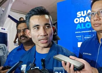 SHAHRIL SUFIAN Hamdan bercakap kepada pemberita selepas Program Suara Hati Orang Muda Alor Gajah di Rembia, Melaka. - UTUSAN/AMRAN MULUP