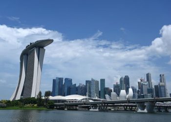 KEDUDUKAN Singapura jatuh ke tangga tiga indeks negara paling selamat di dunia. – AFP