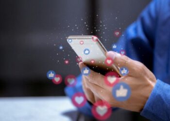 MASYARAKAT perlu sedar bahawa media sosial bukan sekadar hiburan semata-mata bahkan
merupakan budaya dan cara hidup zaman ini.