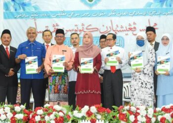 FADLINA Sidek mengumumkan keputusan STAM 2022.