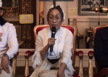 SUKMAWATI Soekarnoputri menukar agama kepada Hindu. - AGENSI