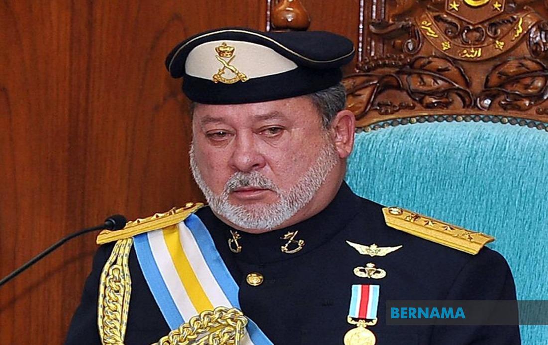  Sultan  Johor  kurnia cincin khas buat kakitangan istana 