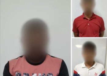 TIGA daripada empat suspek yang diberkas selepas menyamar anggota polis sebelum samun mangsa di Astaka Bukit Gedung, Bayan Baru, Pulau Pinang, Rabu lalu.
