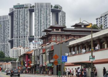 KADAR sewa bulanan kediaman di Singapura melonjak 30 peratus sejak tahun lalu sehingga membebankan banyak pihak. - AGENSI