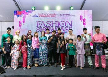 PERAGAAN fesyen menampilkan jenama vendor pakaian tempatan sempena FRP 2023 di Anjung Syawal, Presint 3, Putrajaya.